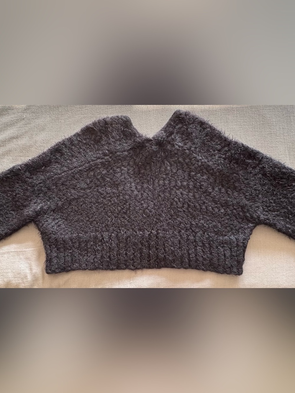 Urban Outfitters Black Fuzzy Cropped Cardigan Sweater M - Picture 4 of 7